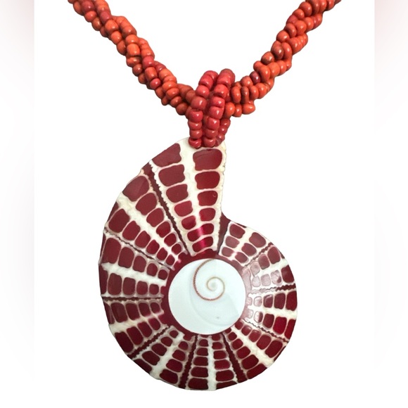 Coral Sea Shell necklace - Picture 5 of 5